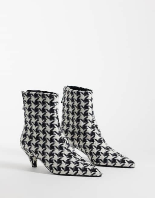 ASOS DESIGN Rivelle cone heel ankle boots in houndstooth, 2 of 4