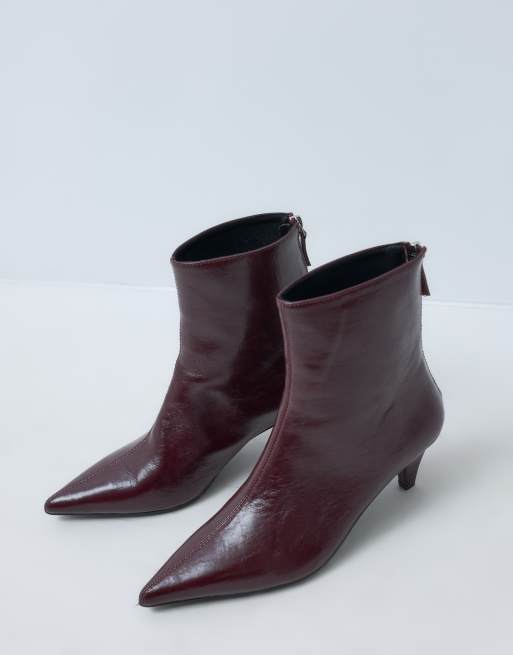 ASOS DESIGN Rivelle enkellaarzen met kittenhak in bordeauxrood, 5 van 5