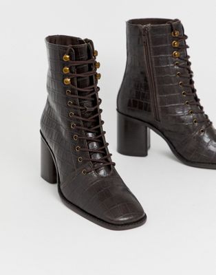 toe lace boots