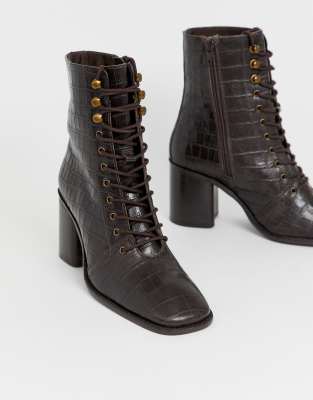 rivet boots