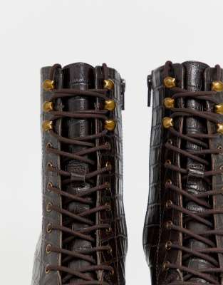 lace up square toe boots