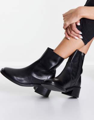 black leather pull on boots