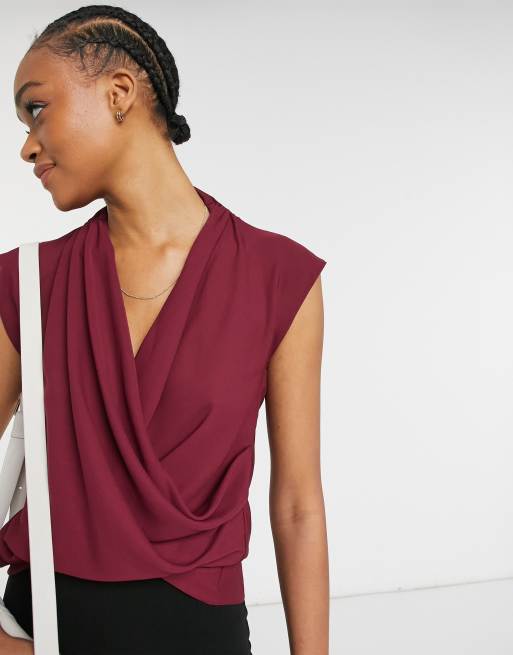 ASOS DESIGN - Ærmeløs slå-om-top i okseblodsfarvet