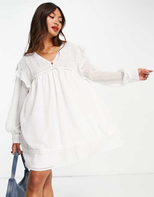 ASOS DESIGN Robe babydoll courte fronc e avec empi cements en dentelle Blanc