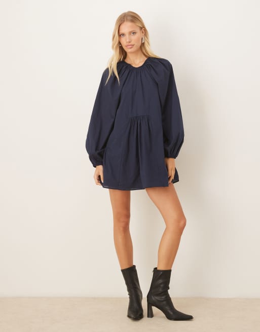 ASOS DESIGN - Robe babydoll courte volumineuse nouée au dos - Marine foncé, 2 de 4