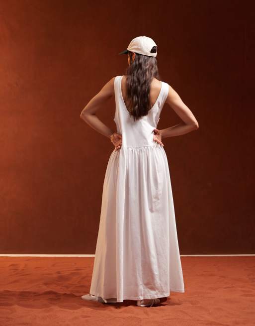 ASOS DESIGN - Robe babydoll longue sans manches à dos échancré et poches - Blanc optique, 2 de 5