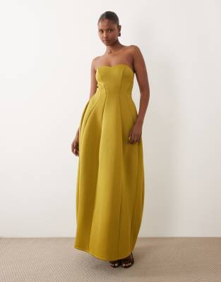 Robe bandeau longue en imitation néoprène avec décolleté en caur et jupe volumineuse - Avocat-Vert 36