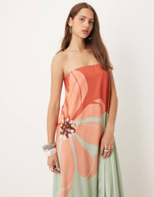 ASOS DESIGN - Robe bandeau longue en satin à jupe trapèze et imprimé fleurs - Menthe-Multicolore