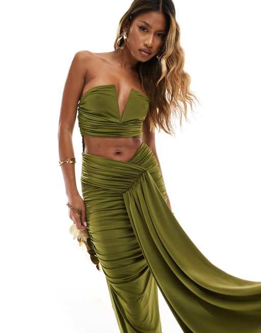 ASOS DESIGN - Robe bandeau mi-longue à fronces avec décolleté structuré en V - Kaki