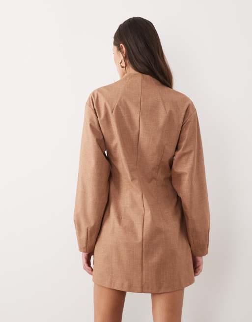 ASOS DESIGN - Robe blazer structurée avec plis à la taille - Beige, 3 de 4