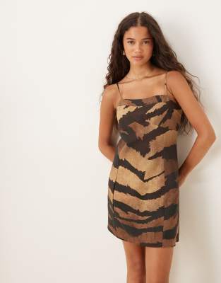 ASOS DESIGN - Robe caraco courte color block en lin et coton à imprimé tigre oversize