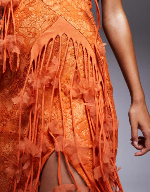 ASOS DESIGN - Robe caraco longue à décolleté plongeant en dentelle avec fleurs en 3D et franges - Orange, 4 de 4