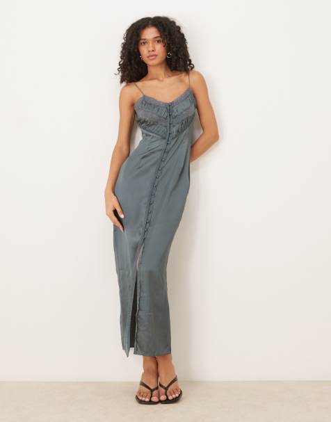 ASOS DESIGN - Robe caraco longue à enfiler en satin avec broderies sur le buste - Gris acier - view 1