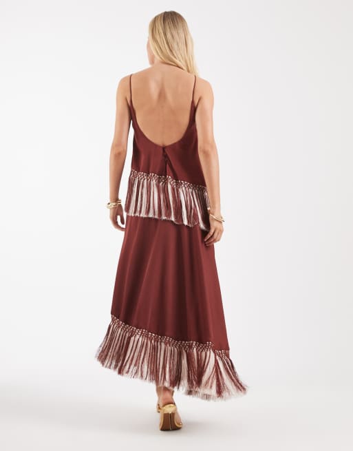 ASOS DESIGN - Robe caraco longue bicolore en satin avec double rangée de franges - Bordeaux, 3 de 4