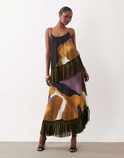  ASOS DESIGN - Robe caraco longue bicolore en satin avec double rangée de franges - Imprimé abstrait, 2 de 4