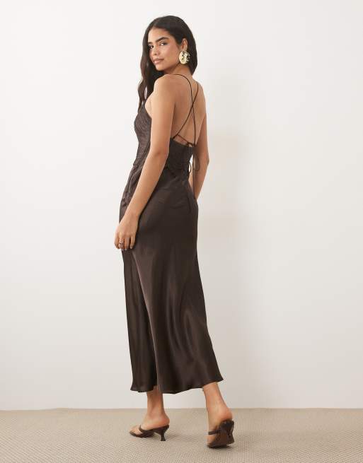 ASOS DESIGN - Robe caraco mi-longue drapée à franges - Chocolat, 2 de 4