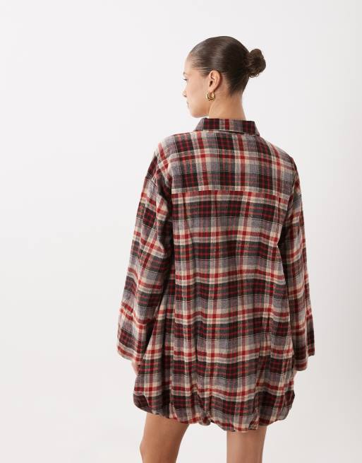 ASOS DESIGN robe chemise courte à larges poignets avec ourlet boule à carreaux rouges, 4 de 4