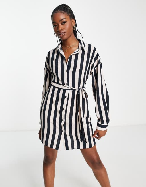 ASOS DESIGN Robe chemise courte boutonn e rayures avec ceinture