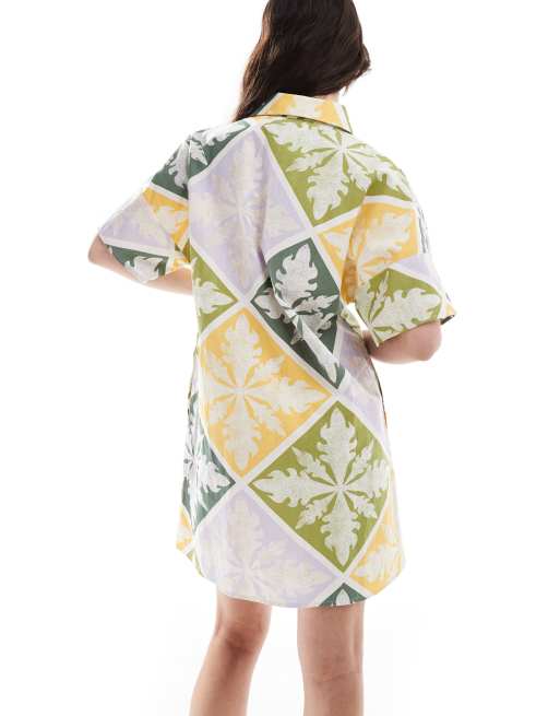 ASOS DESIGN - Robe chemise courte coupe carrée en lin imprimé mosaïque avec manches courtes, 2 de 4