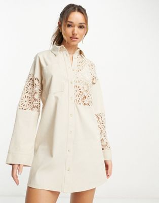 ASOS DESIGN - Robe chemise courte en sergé avec empiècement en maille au crochet - Crème vintage | ASOS