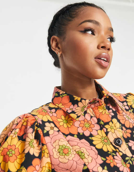 ASOS DESIGN - Robe chemise courte en sergé avec manches bouffantes et ceinture - Fleurs rétro, 4 de 4