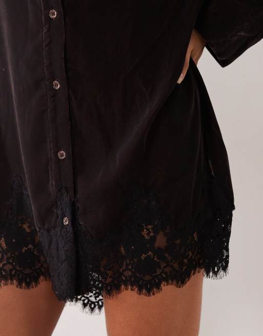 ASOS DESIGN robe chemise courte oversize en velours avec ourlet en dentelle noire, 2 de 4