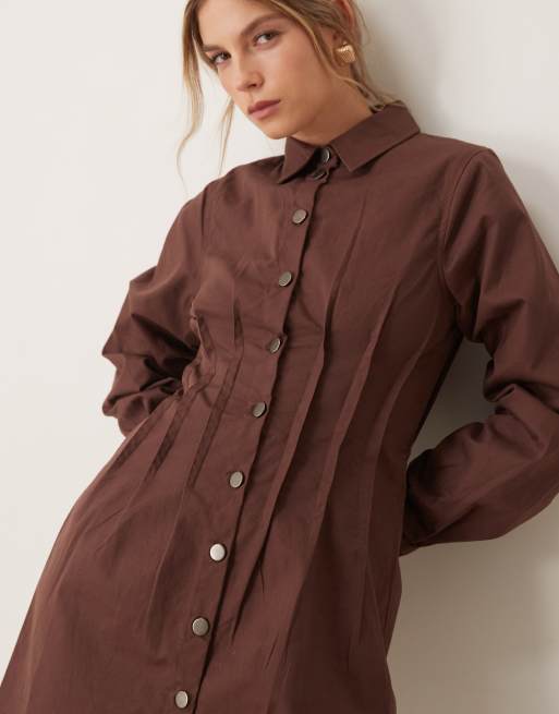 ASOS DESIGN - Robe chemise courte plissée en sergé - Marron chocolat, 2 de 4