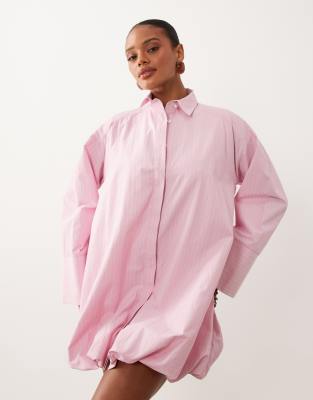 Robe chemise courte rayée à poignets larges et ourlet boule - Rose 44