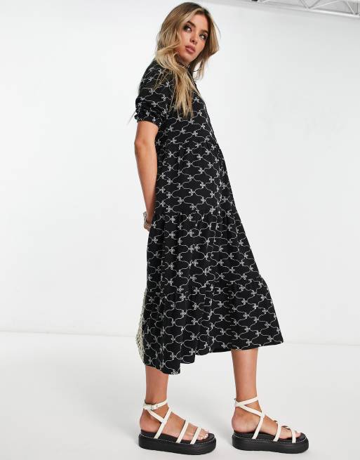 ASOS DESIGN - Robe chemise mi-longue à volants étagés en broderie anglaise avec manches courtes - Noir et blanc