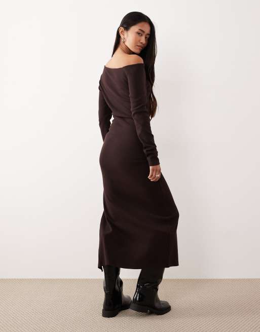 ASOS DESIGN - Robe côtelée longue avec épaule tombante et fente sur le devant - Chocolat, 3 de 4