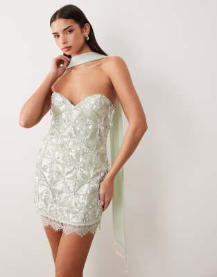 Robe courte à bonnets moulés ornementée avec détail foulard - Vert doux 40