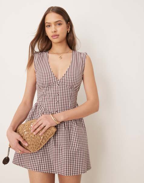 ASOS DESIGN - Robe courte à carreaux vichy avec taille boutonnée et col en V - Chocolat - view 1