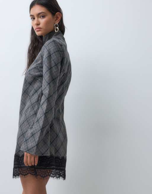ASOS DESIGN robe courte à col cheminée et manches longues avec ourlet en dentelle à carreaux brossés, 4 de 5