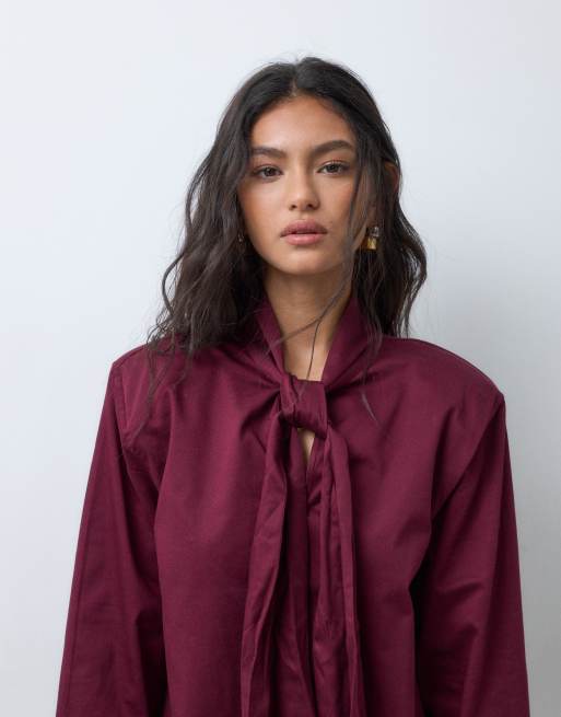 ASOS DESIGN robe courte à col montant et manches longues avec grand nœud au dos, bordeaux, 2 de 5
