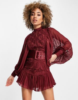 Femme Robe courte à dentelle avec manches plissées et ceinture sur la taille - Bordeaux