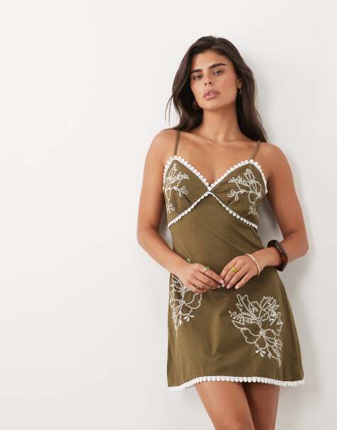 ASOS DESIGN robe courte à empiècements brodés kaki - view 1