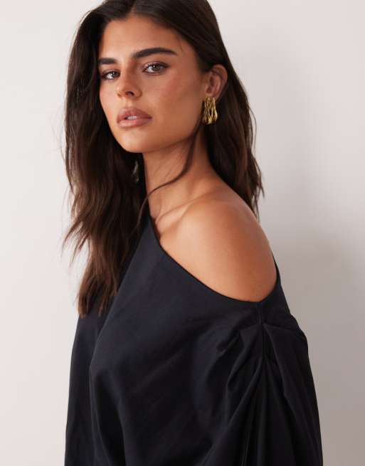 ASOS DESIGN robe courte à épaules dénudées et manches chauve-souris noire, 3 de 4