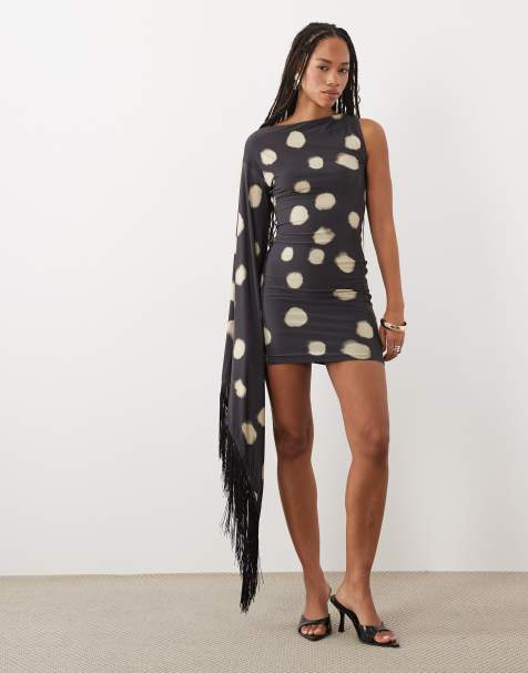 ASOS DESIGN robe courte à pois imprimés avec détail franges et manches chauve-souris en noir - view 1