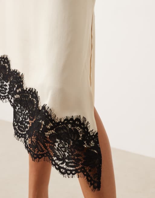 ASOS DESIGN - Robe courte asymétrique en satin avec détails en dentelle noire - Crème, 2 de 4