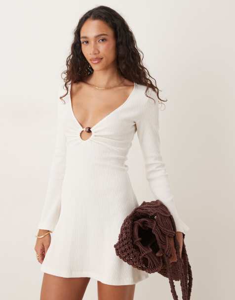 ASOS DESIGN - Robe courte au crochet à manches longues avec détail en métal - Neutre - view 1