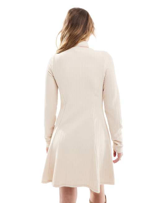 ASOS DESIGN - Robe courte avec col V et détail foulard - Crème, 2 de 4