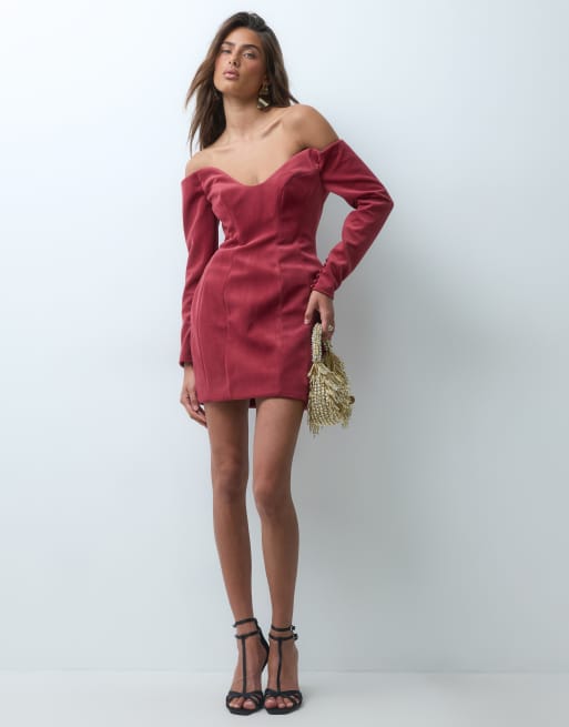 ASOS DESIGN robe courte bardot structurée en velours collé rouge, 2 de 5