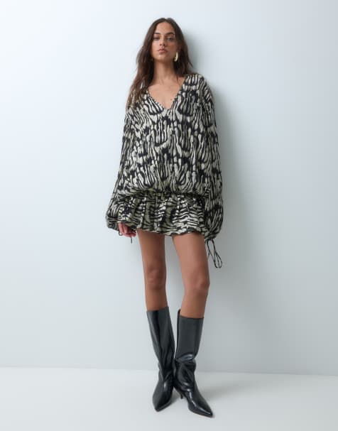 ASOS DESIGN robe courte blousante métallisée texturée à manches volume et imprimé animal - view 1