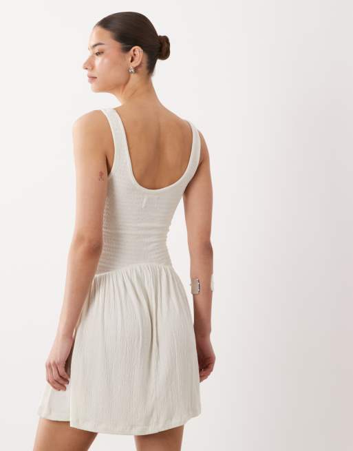 ASOS DESIGN - Robe courte boutonnée effet froissé - Crème, 4 de 4
