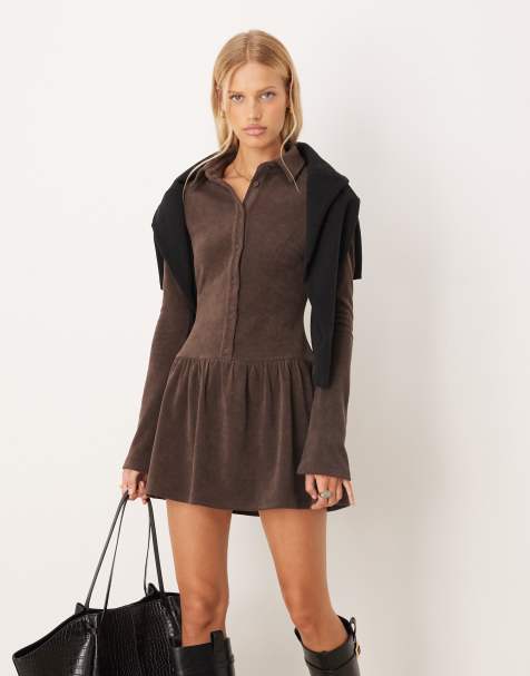ASOS DESIGN - Robe courte boutonnée en velours côtelé à taille basse - Chocolat - view 1