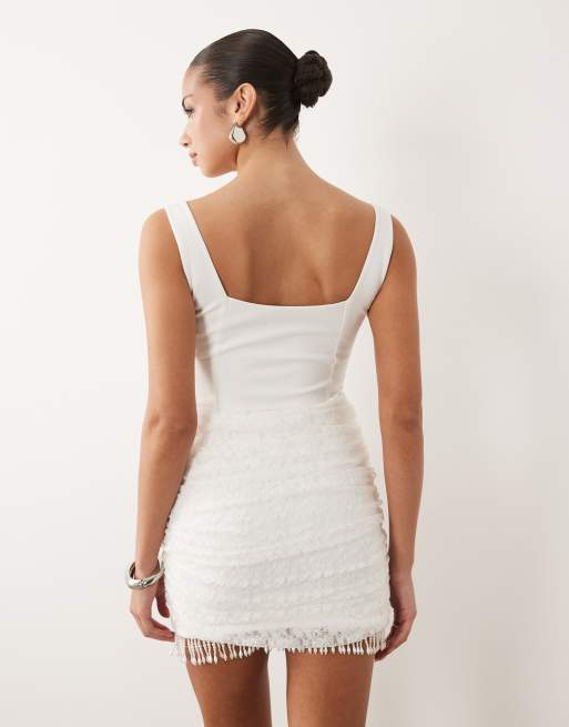 ASOS DESIGN - Robe courte corset en crêpe avec jupe drapée en dentelle et bordure en perles - Blanc, 2 de 4