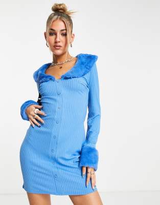 ASOS DESIGN - Robe courte côtelée à bordures en fausse fourrure - Bleu vif