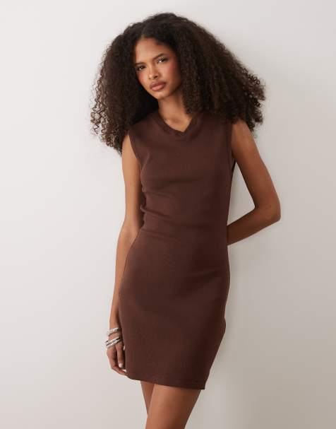ASOS DESIGN - Robe courte côtelée avec col V montant - Marron - view 1