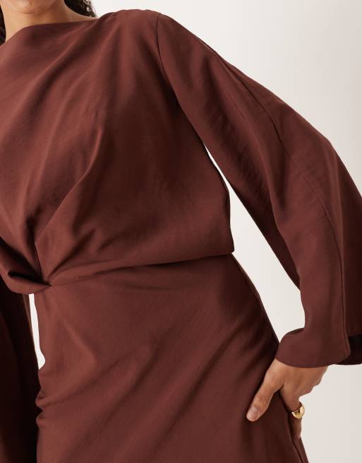 ASOS DESIGN - Robe courte coupée en biais à manches longues et taille pincée - Chocolat, 3 de 4
