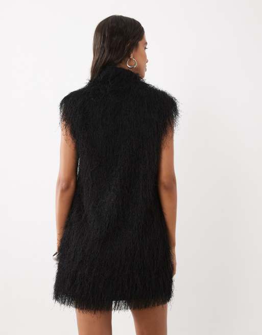 ASOS DESIGN robe courte duveteuse sans manches à col cheminée noire, 4 de 4